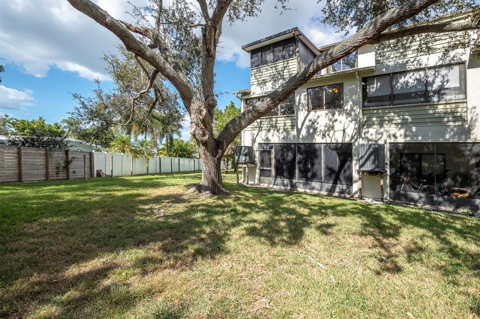 534 WALDEN CT, DUNEDIN, FL — photo 40