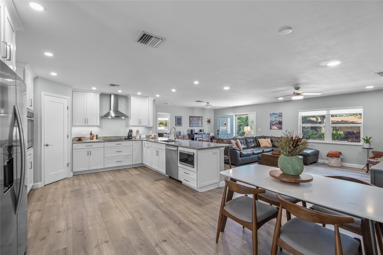 744 GUILD DR, VENICE, FL — photo 12