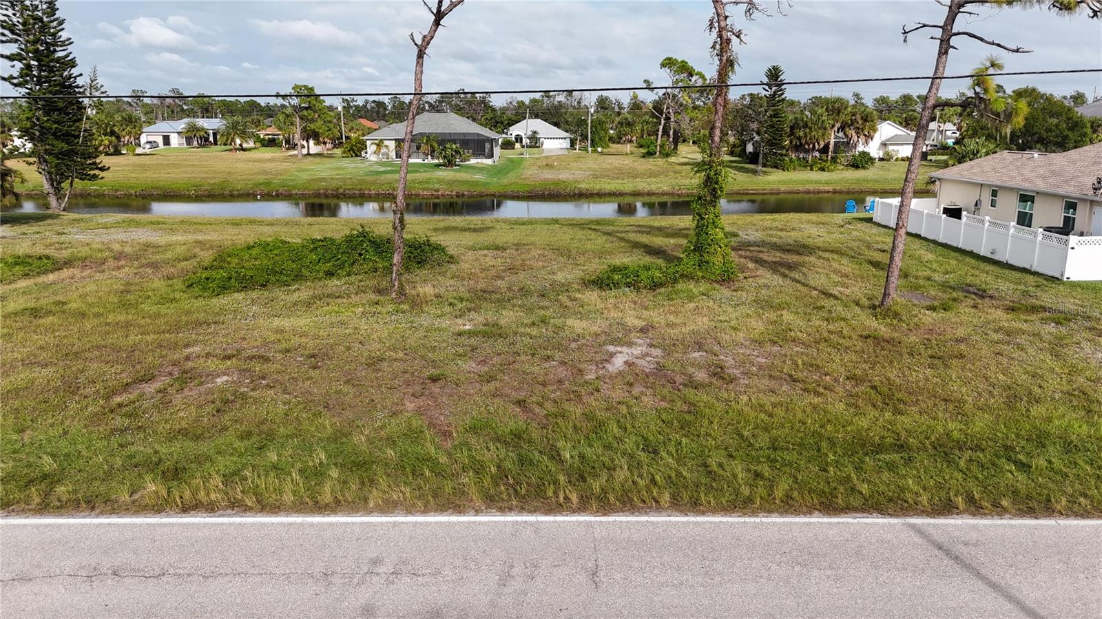 763 ROTONDA CIR, ROTONDA WEST, FL — photo 4
