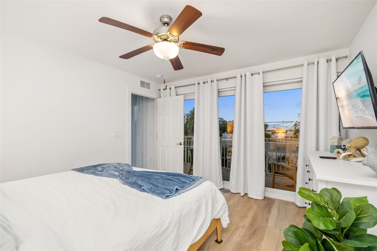 15305 1ST ST E #201, MADEIRA BEACH, FL — photo 25