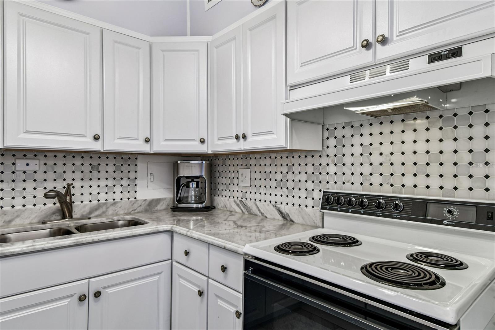 31 ISLAND WAY #609, CLEARWATER BEACH, FL — photo 11