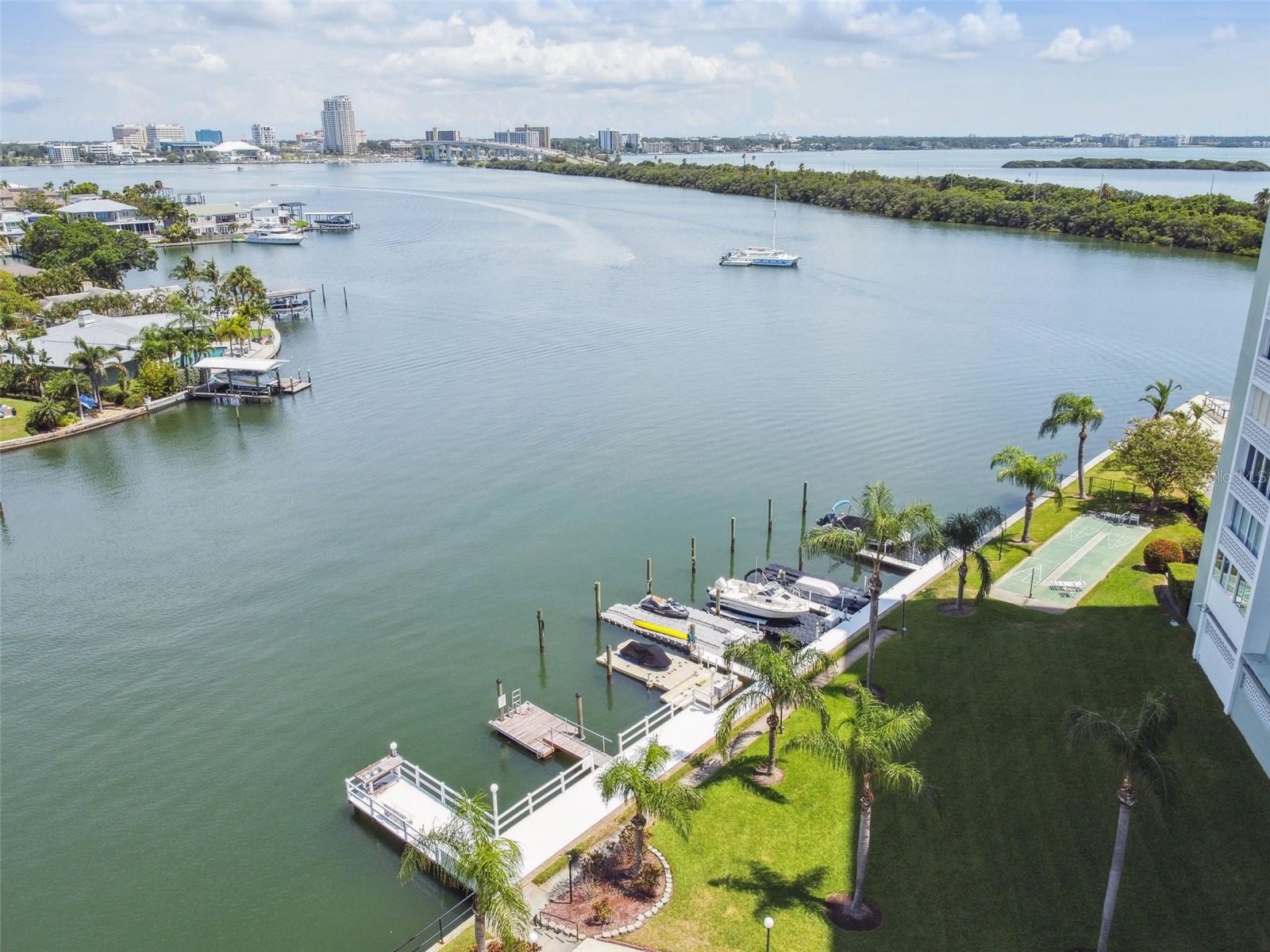 31 ISLAND WAY #609, CLEARWATER BEACH, FL — photo 41