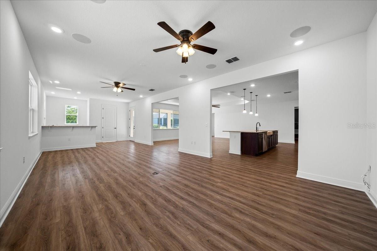 8233 SW 93RD TER, OCALA, FL — photo 2