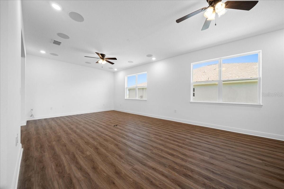 8233 SW 93RD TER, OCALA, FL — photo 3