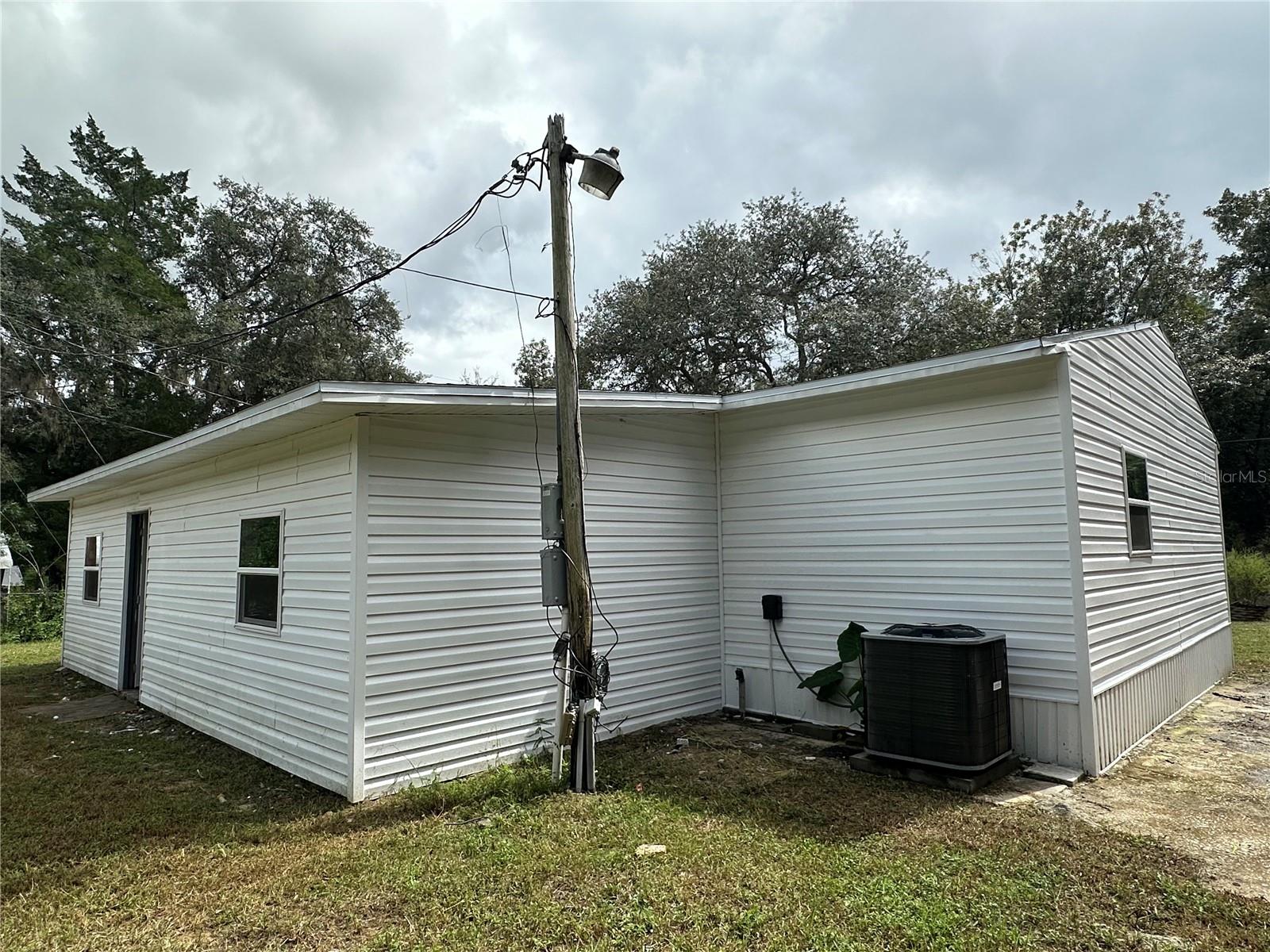 17405 NE 38TH LANE RD, SILVER SPRINGS, FL — photo 3