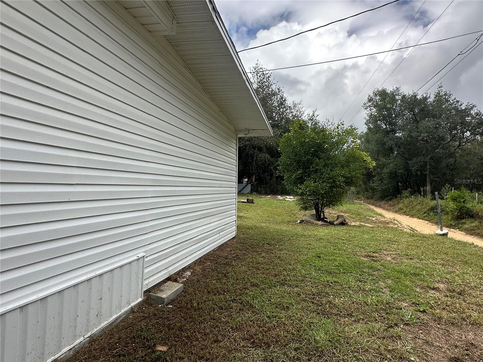 17405 NE 38TH LANE RD, SILVER SPRINGS, FL — photo 7