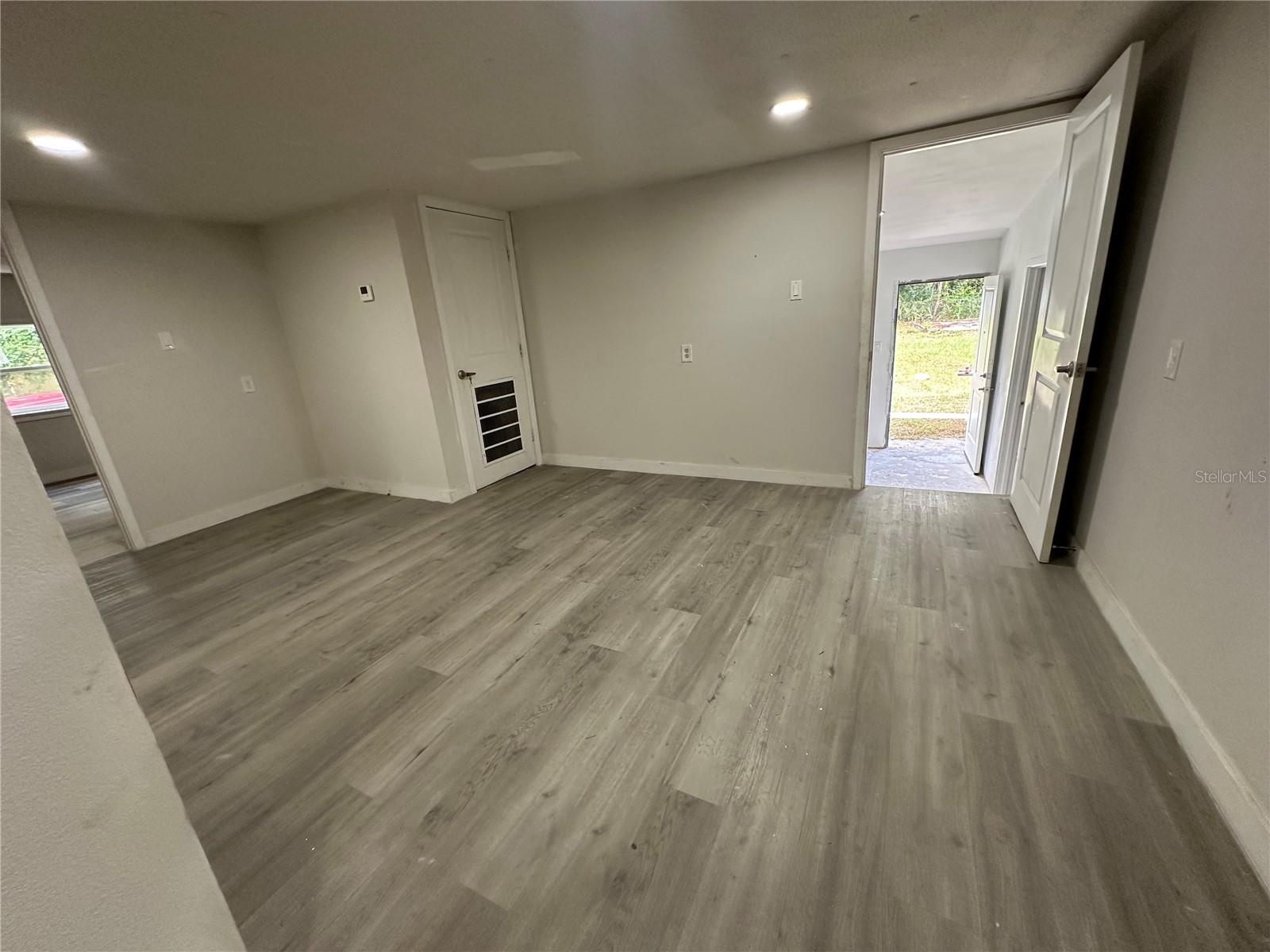 17405 NE 38TH LANE RD, SILVER SPRINGS, FL — photo 11