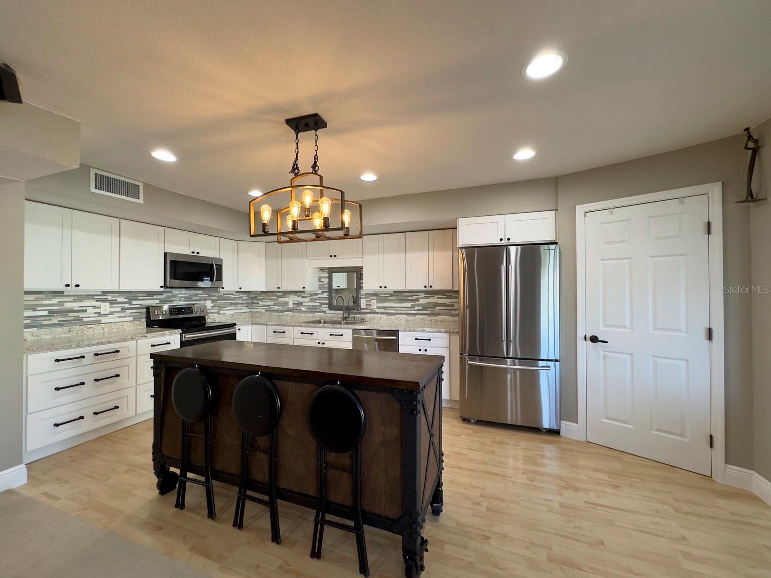 559 B FAIRWAYS CIR, OCALA, FL — photo 8