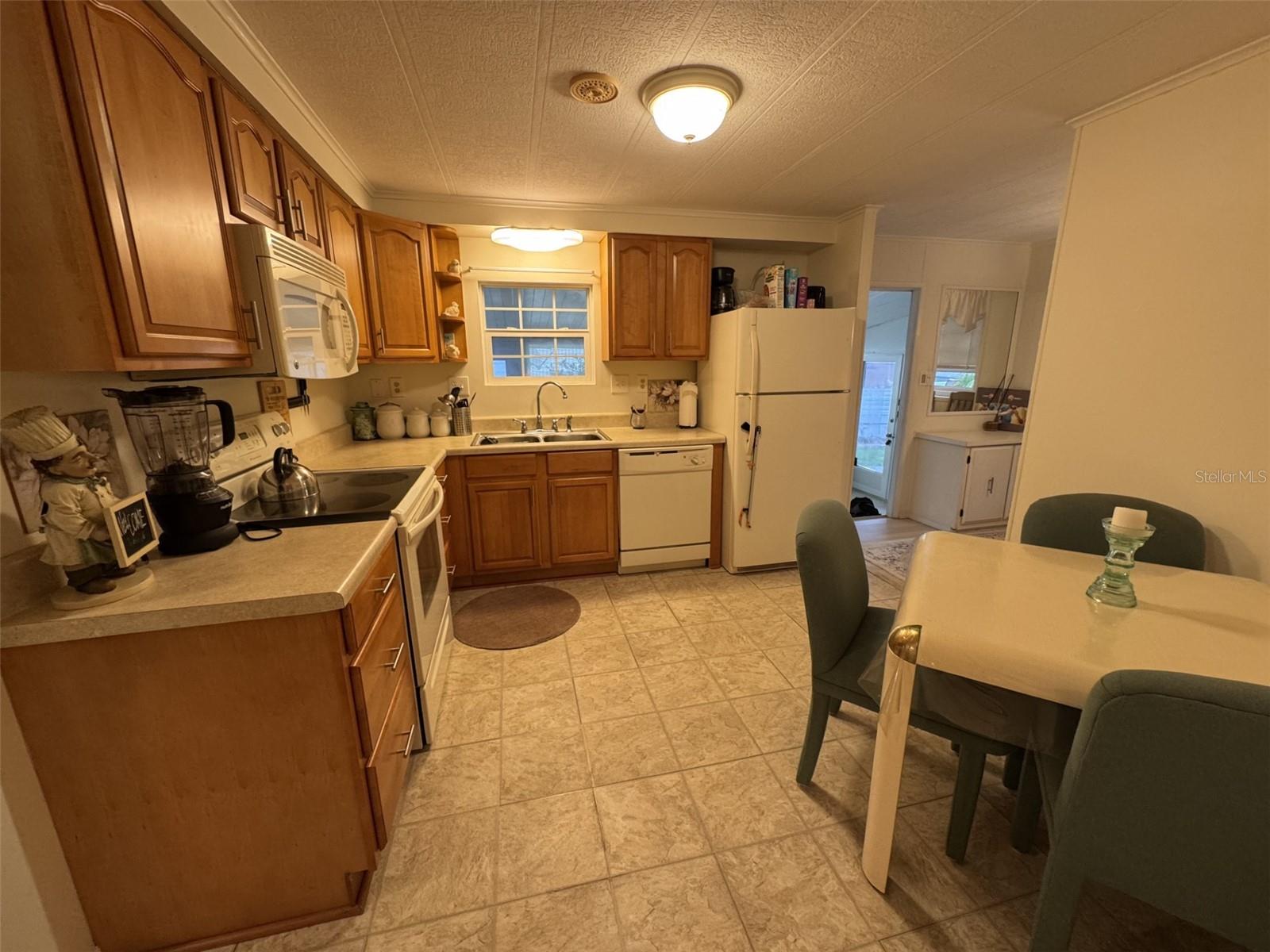 9072 LAKE POINT BLVD, LAKE WALES, FL — photo 15
