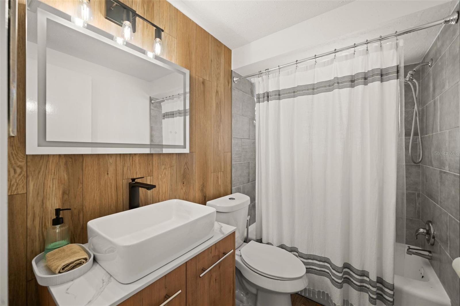 219 CORAL RD, VENICE, FL — photo 13