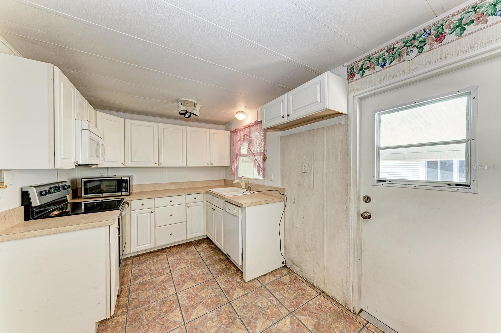348 TROPIC DR, OSPREY, FL — photo 10