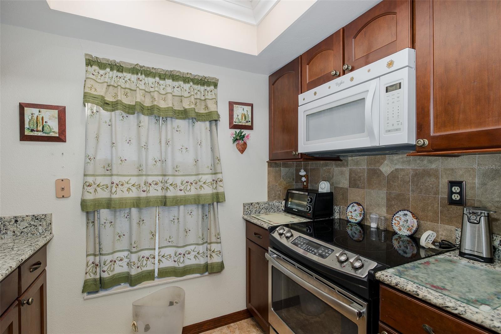 8015 SAN FERNANDO DR, PORT RICHEY, FL — photo 31