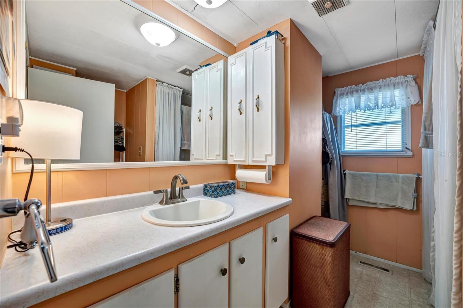 122 E SAINT ANNES CIR, APOLLO BEACH, FL — photo 15