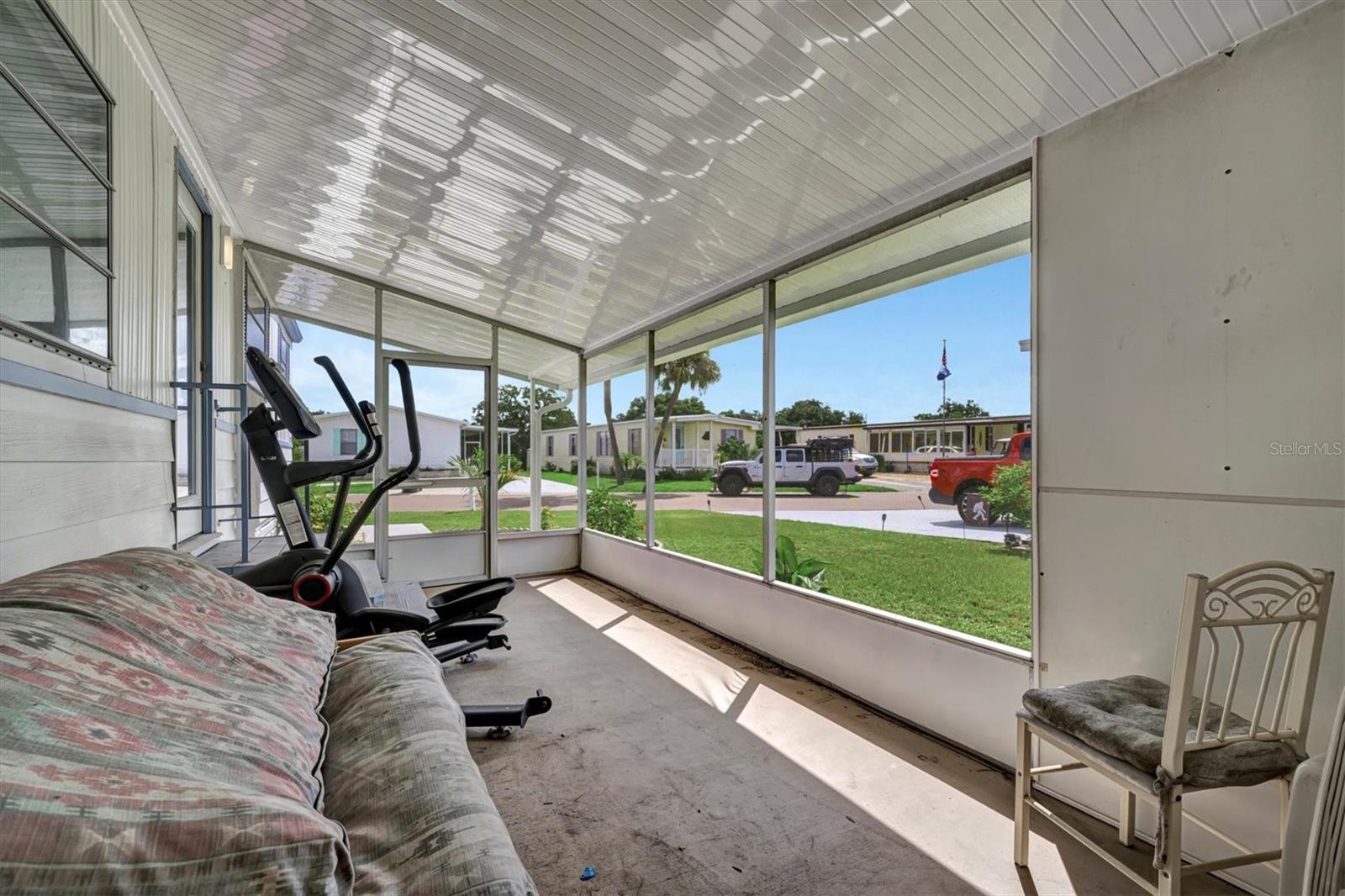 122 E SAINT ANNES CIR, APOLLO BEACH, FL — photo 16