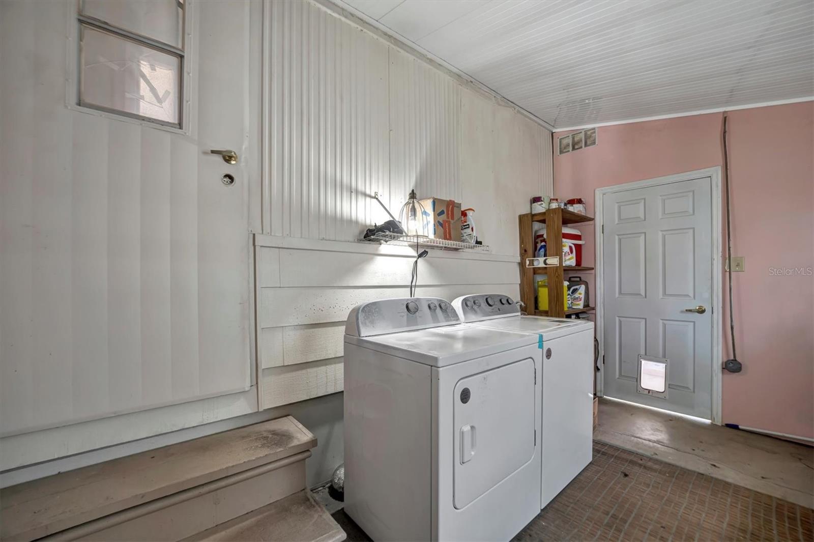 122 E SAINT ANNES CIR, APOLLO BEACH, FL — photo 17