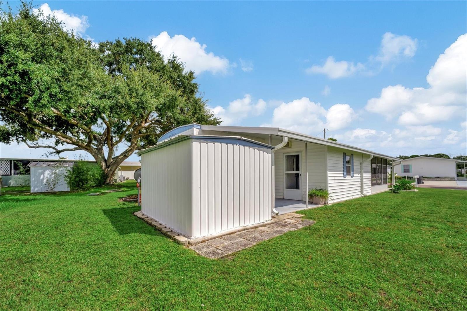122 E SAINT ANNES CIR, APOLLO BEACH, FL — photo 25