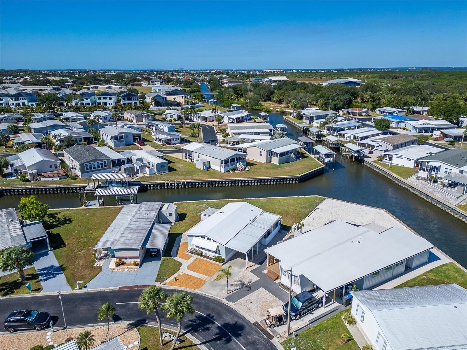 126 W SAINT JOHNS WAY, APOLLO BEACH, FL — photo 4