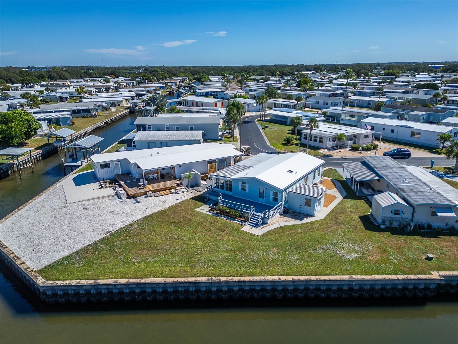 126 W SAINT JOHNS WAY, APOLLO BEACH, FL