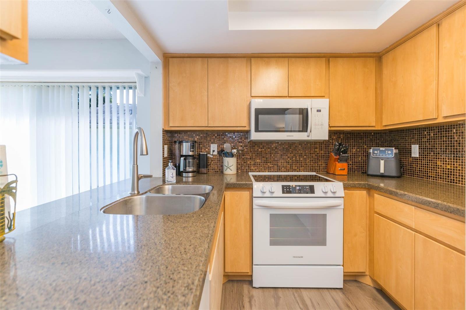 13016 CLUB DR, HUDSON, FL — photo 17