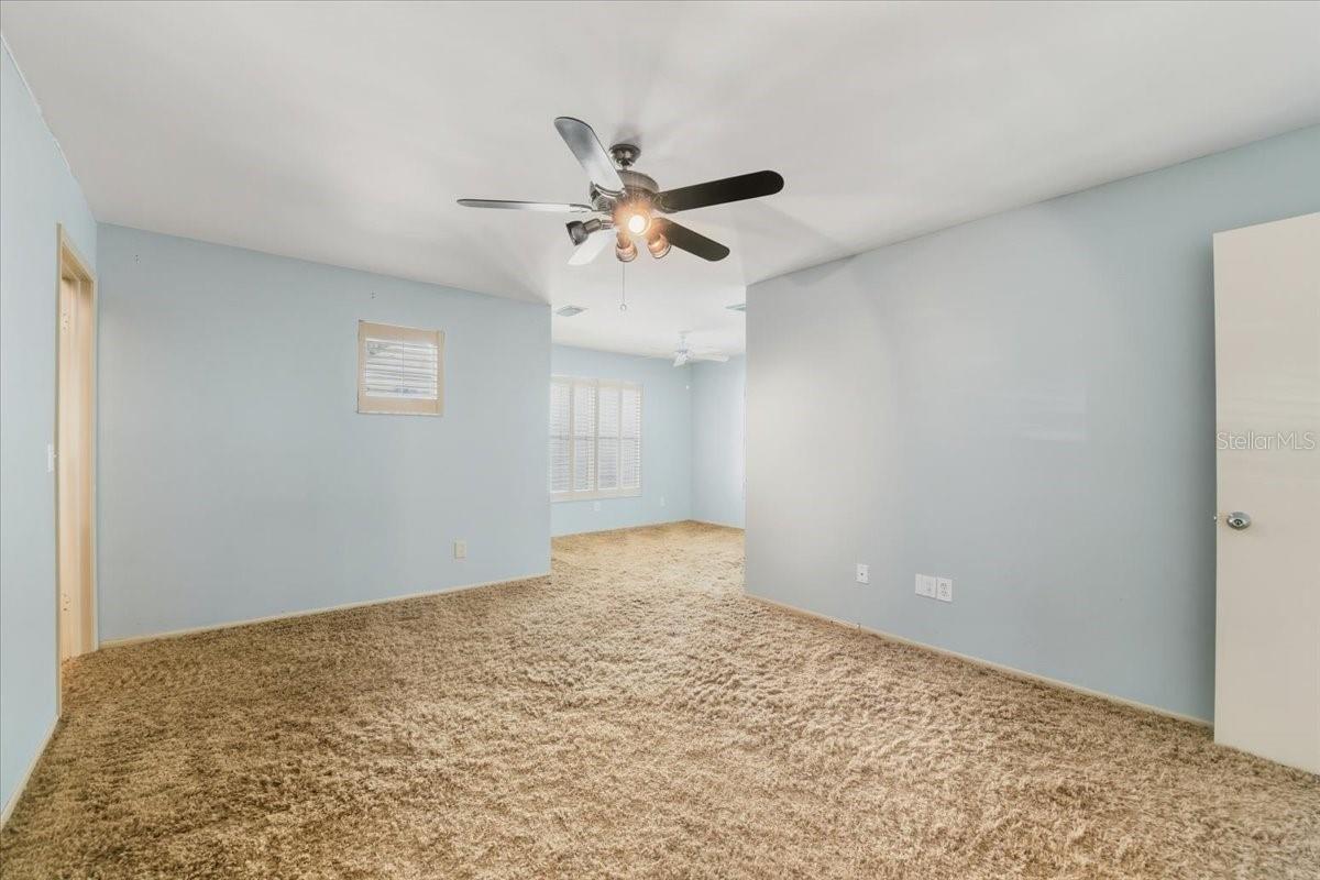 2713 CHAMBRAY LN, TAMPA, FL — photo 41