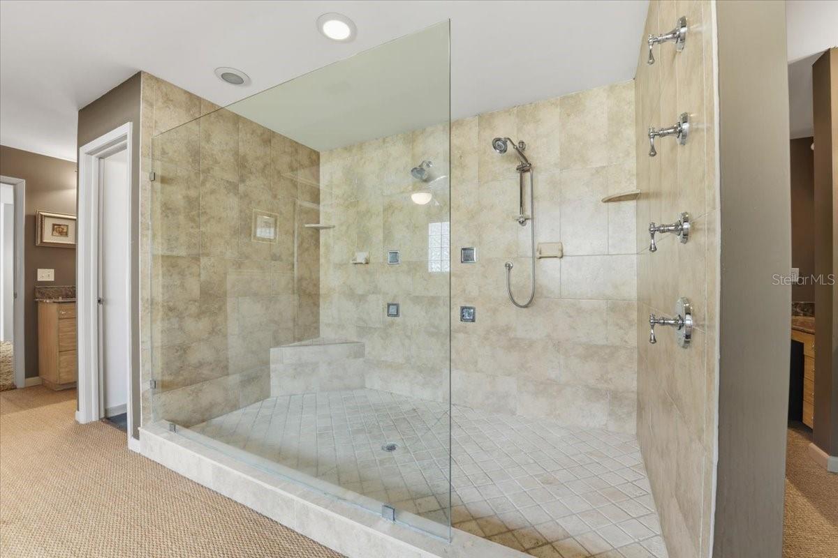 2713 CHAMBRAY LN, TAMPA, FL — photo 45
