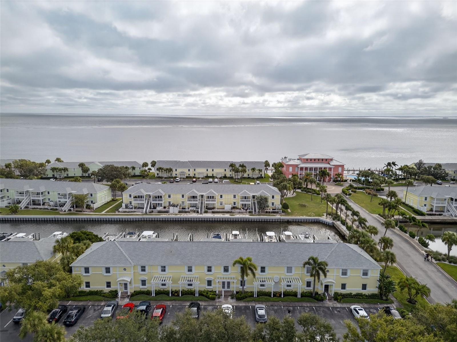 4924 BEACH DR SE #F, ST PETERSBURG, FL — photo 2