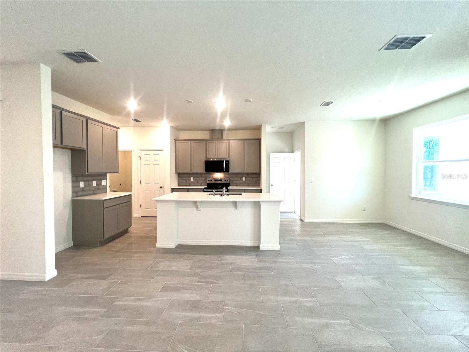 4 LYNBROOK DR, PALM COAST, FL — photo 3