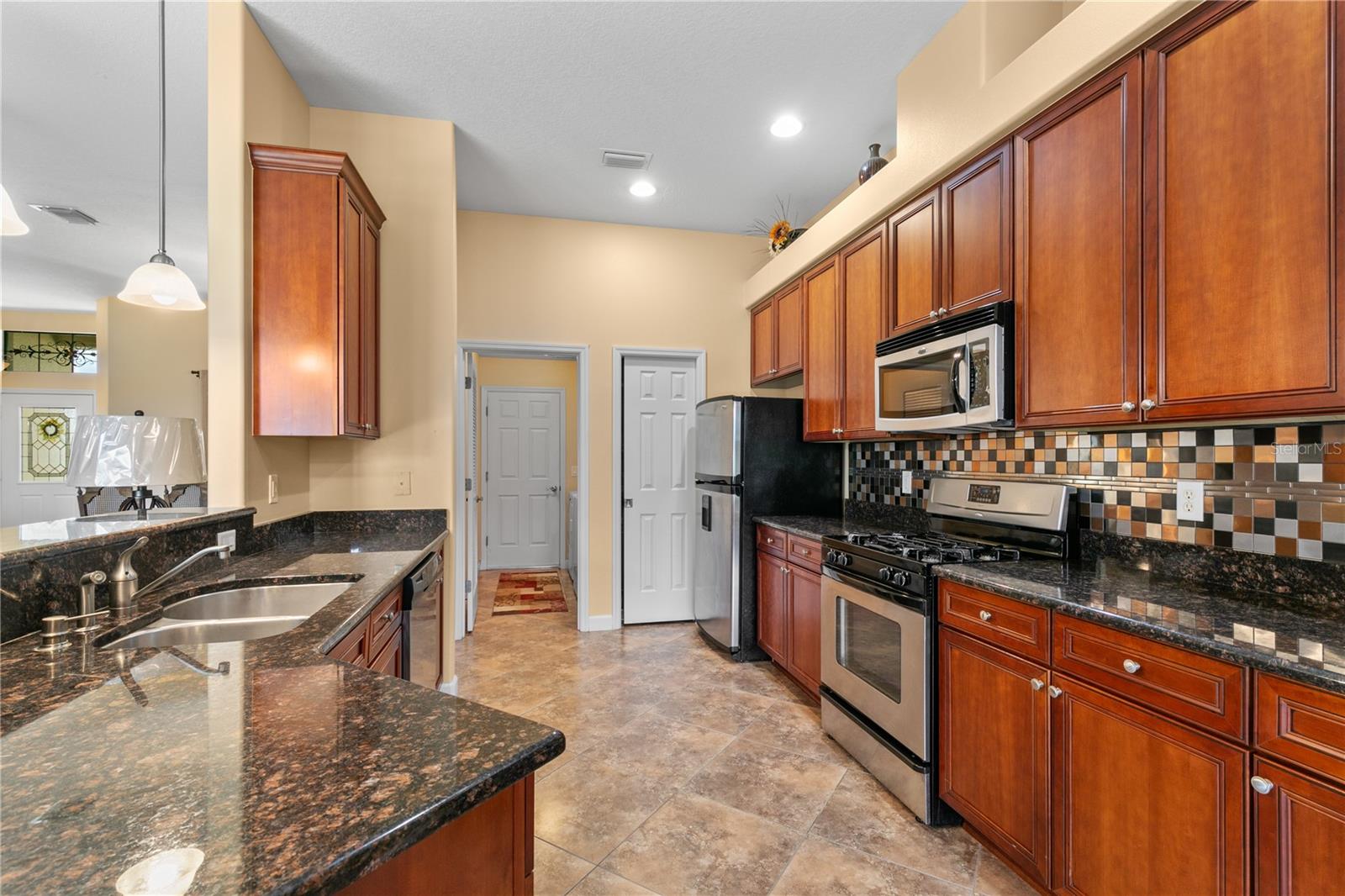 8860 BRIDGEPORT BAY CIR, MOUNT DORA, FL — photo 31