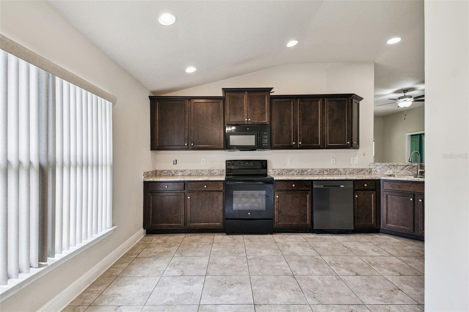 8910 52ND AVE E, PALMETTO, FL — photo 27