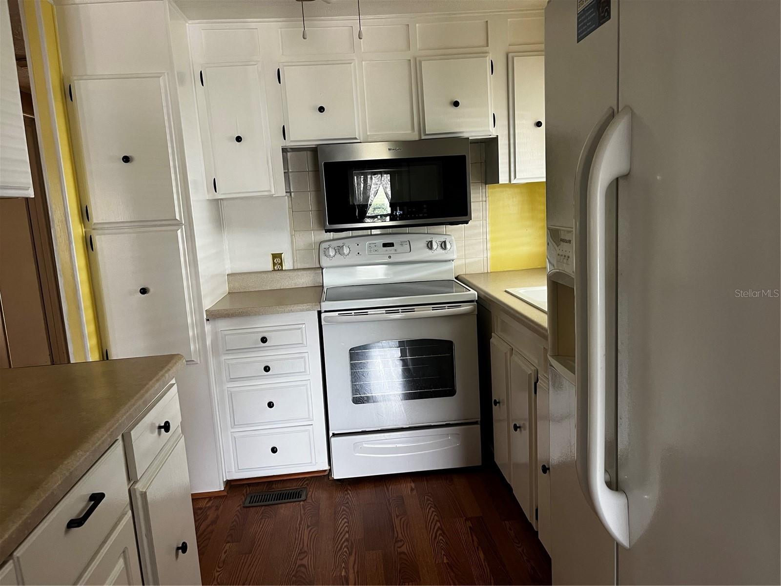 212 PARADISE S, LEESBURG, FL — photo 11