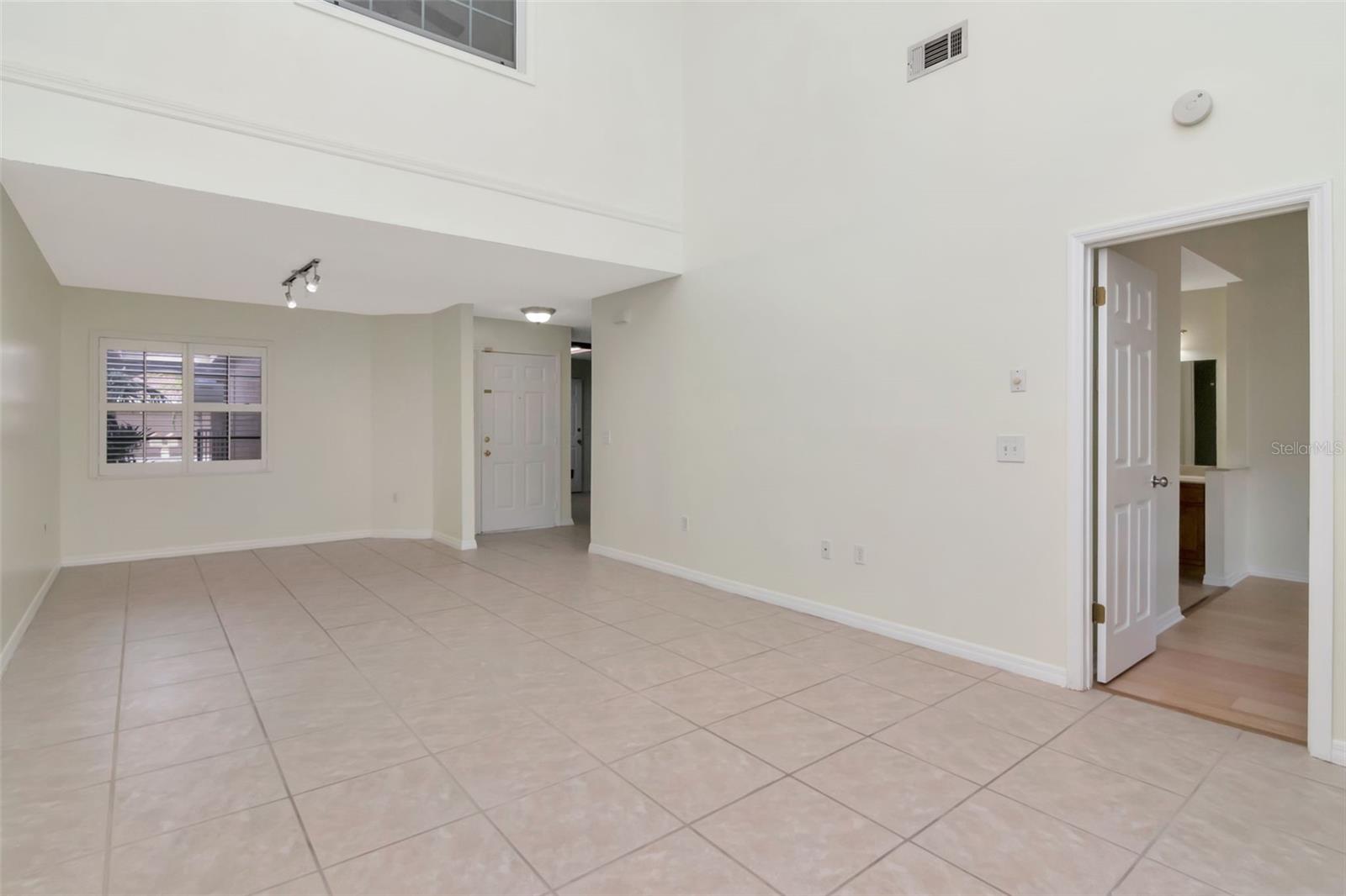 10417 SAINT TROPEZ PL #103, TAMPA, FL — photo 4