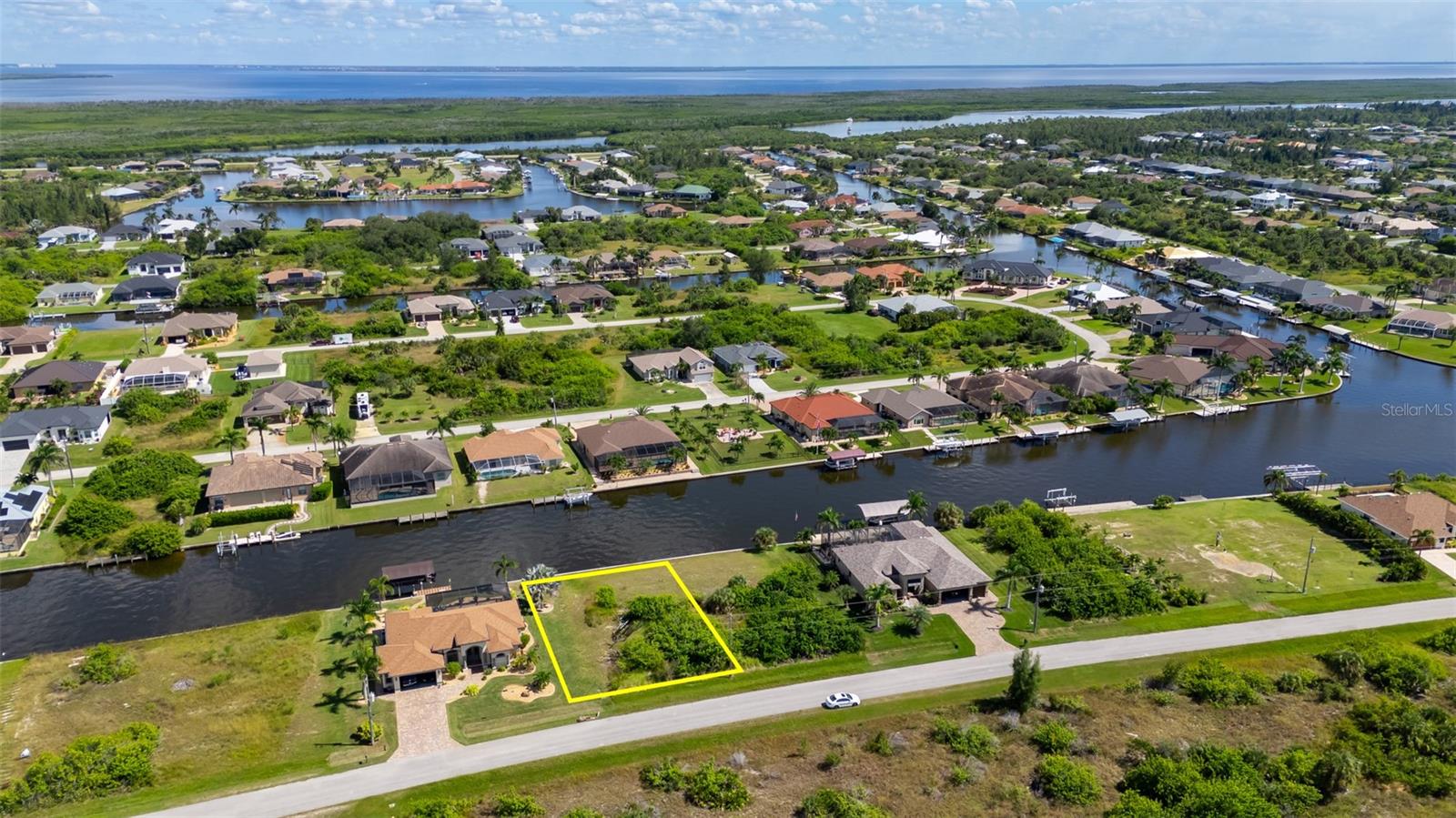 8300 TECUMSEH CIR, PORT CHARLOTTE, FL