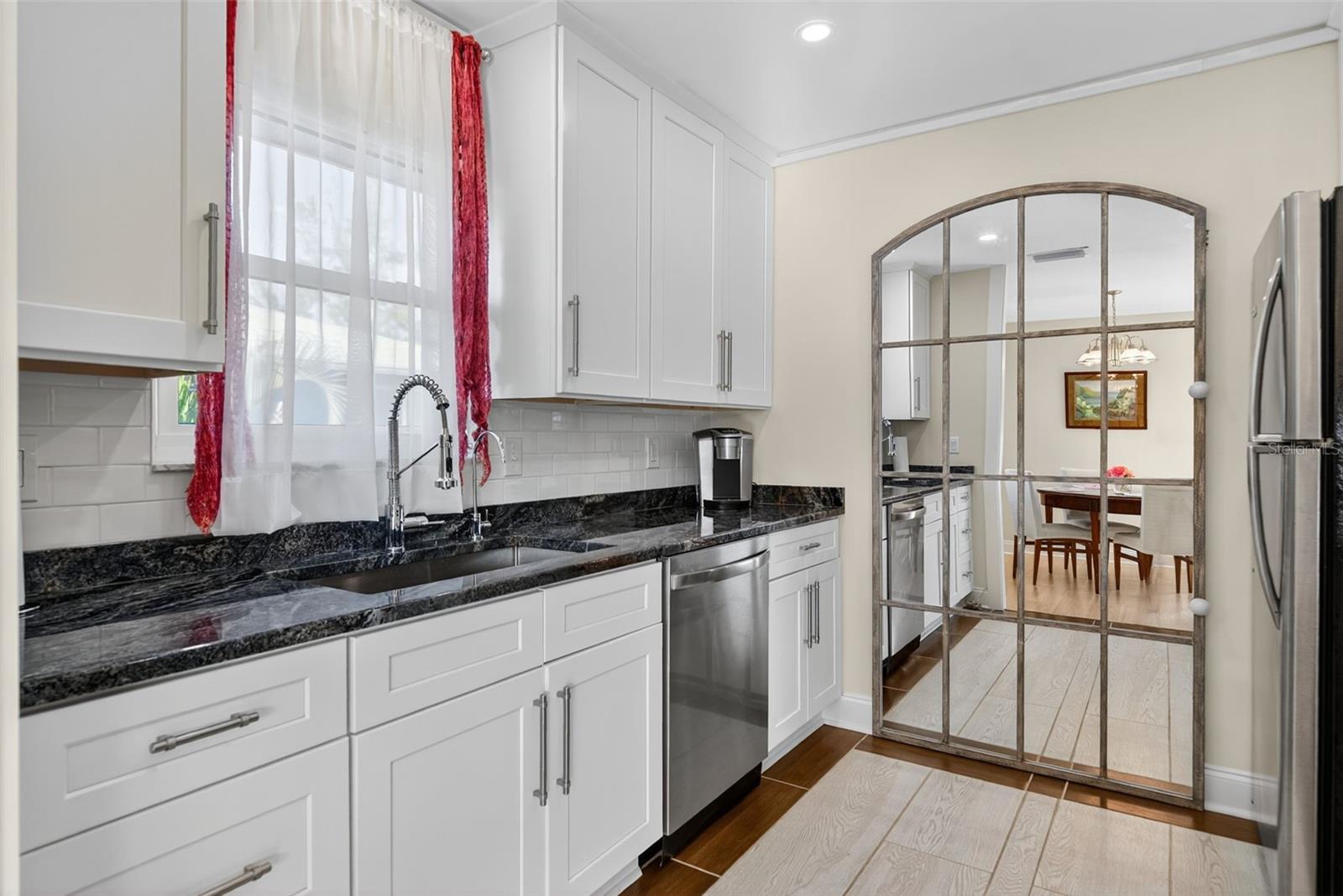 2915 AVENUE C, HOLMES BEACH, FL — photo 17