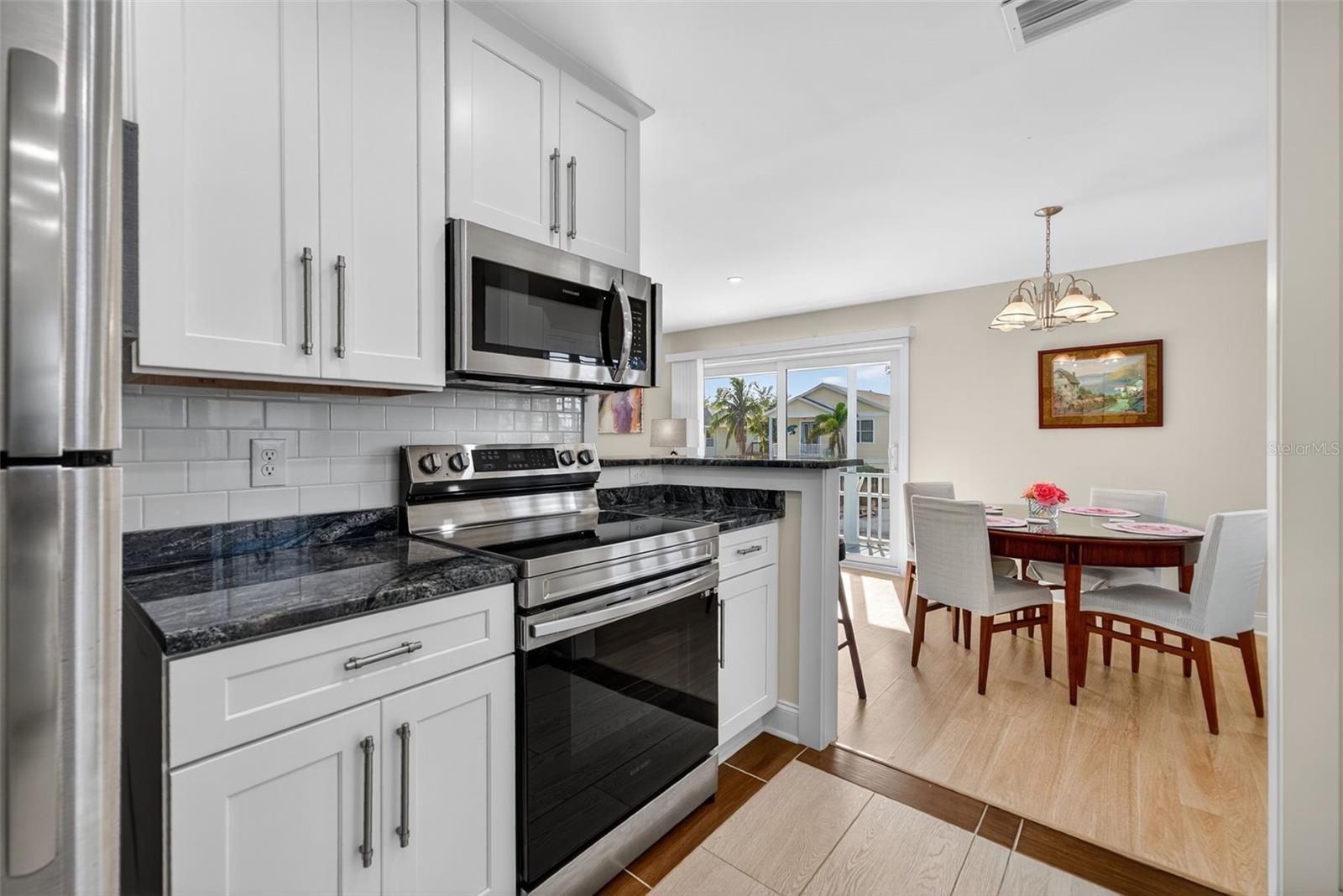 2915 AVENUE C, HOLMES BEACH, FL — photo 19