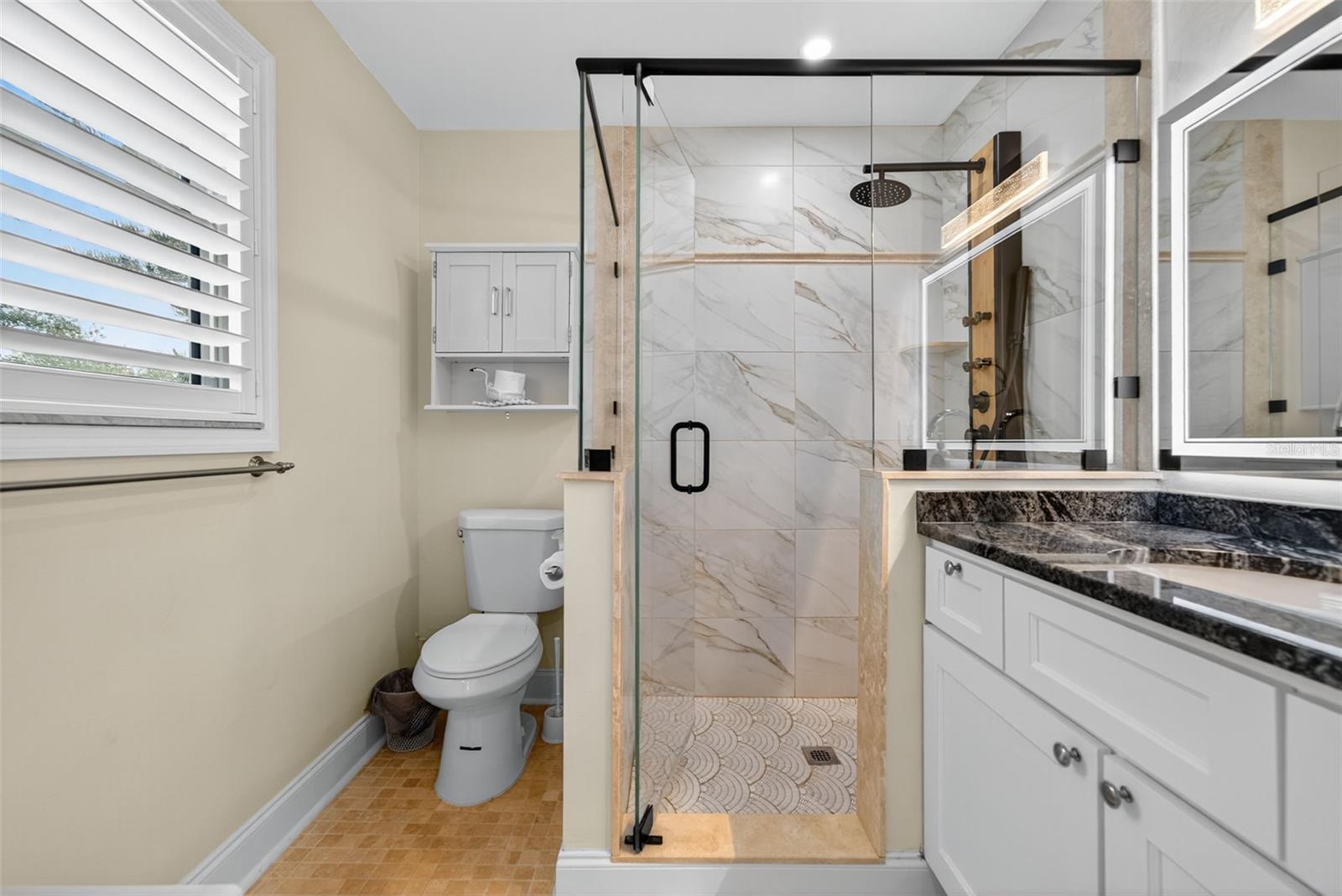 2915 AVENUE C, HOLMES BEACH, FL — photo 26