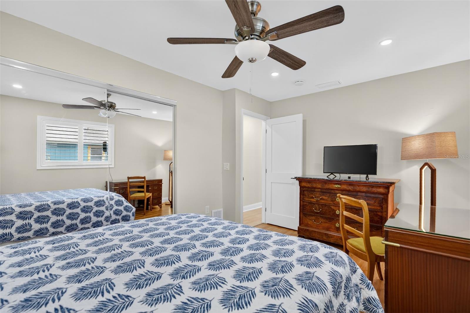 2915 AVENUE C, HOLMES BEACH, FL — photo 29