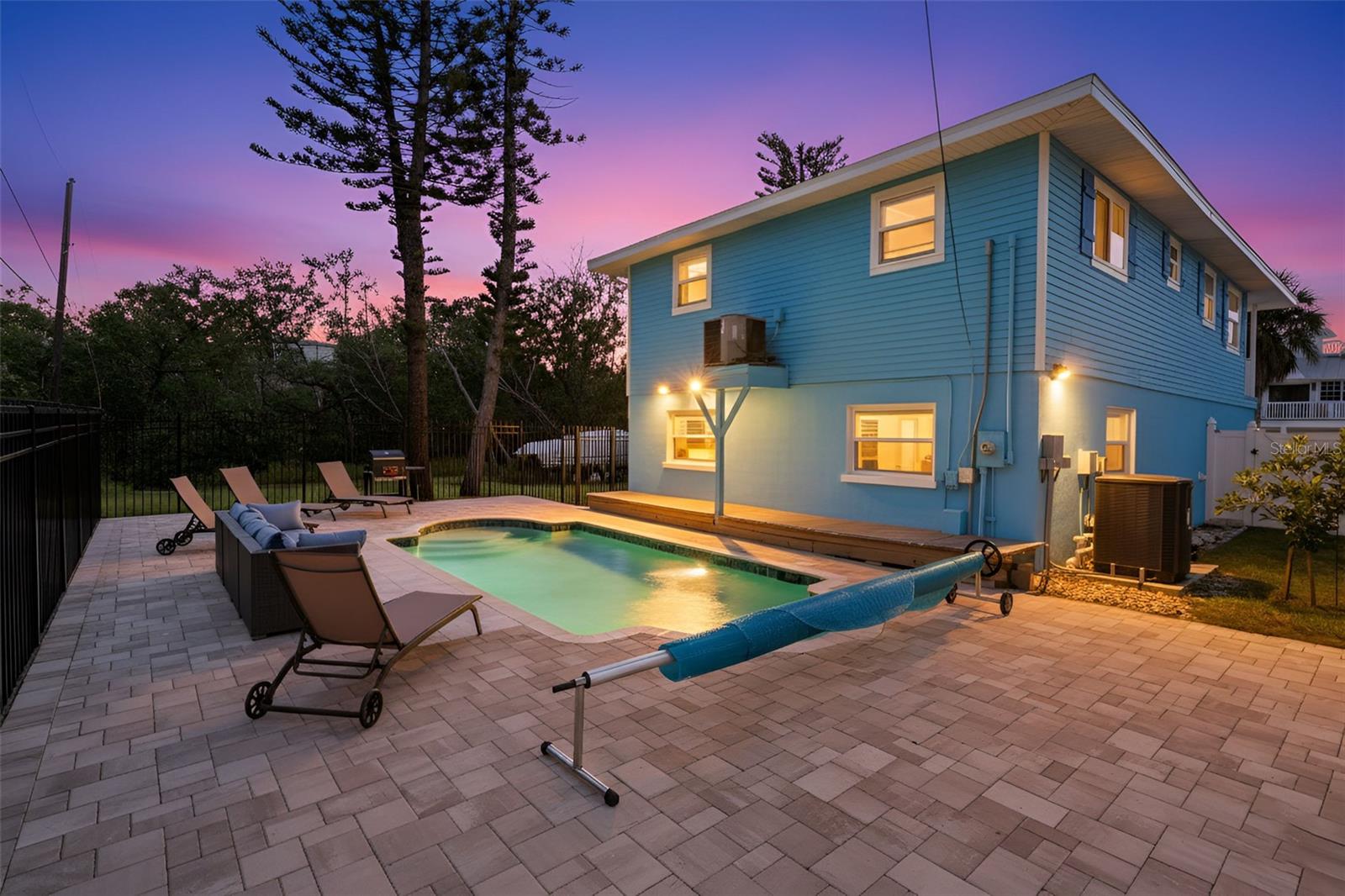 2915 AVENUE C, HOLMES BEACH, FL — photo 2
