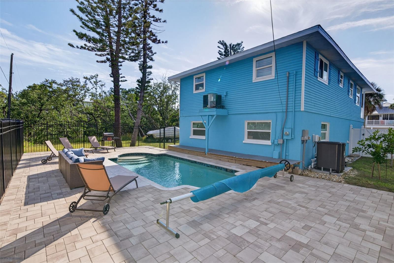 2915 AVENUE C, HOLMES BEACH, FL — photo 38