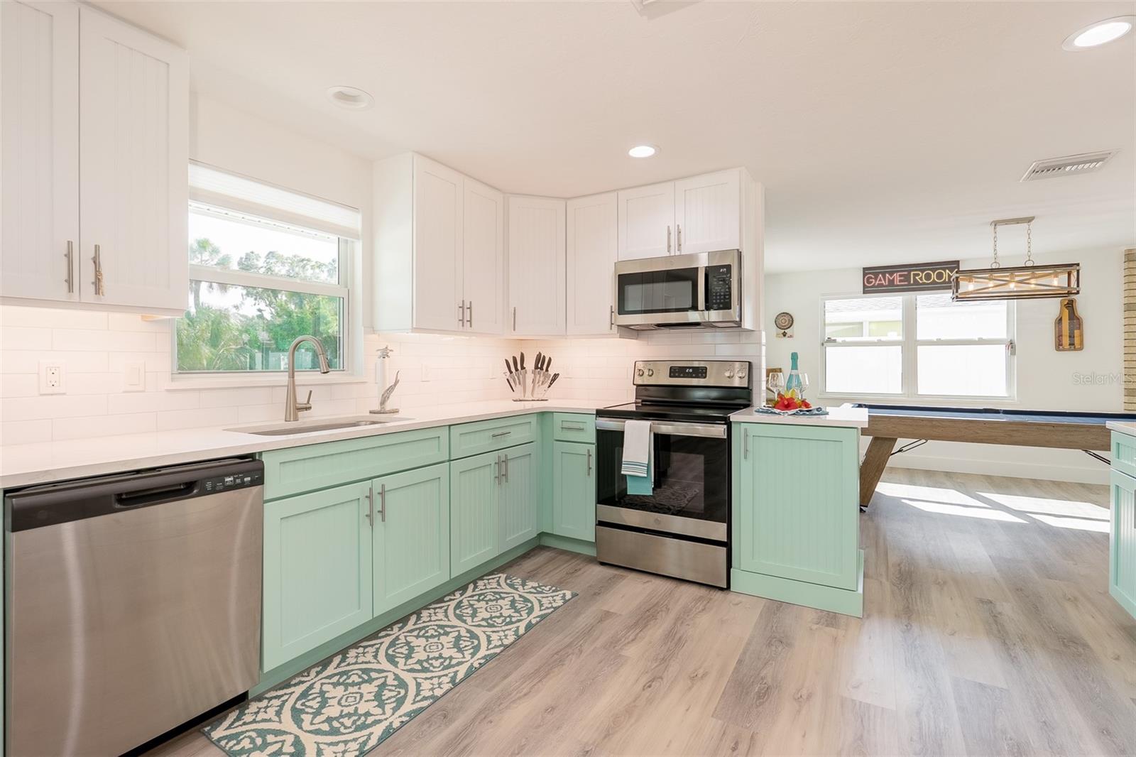 408 71ST ST, HOLMES BEACH, FL — photo 3