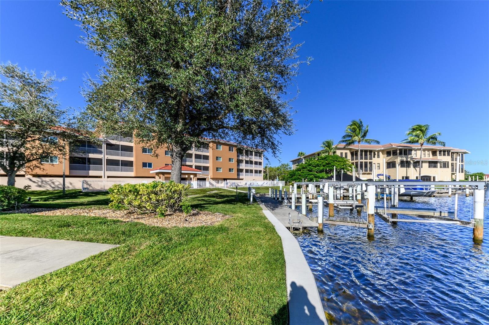 3322 PURPLE MARTIN DR #135, PUNTA GORDA, FL — photo 9