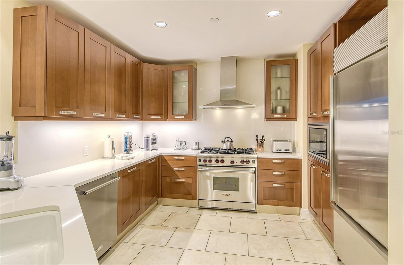 915 SEASIDE DR #607, Weeks 14-15, SARASOTA, FL — photo 14