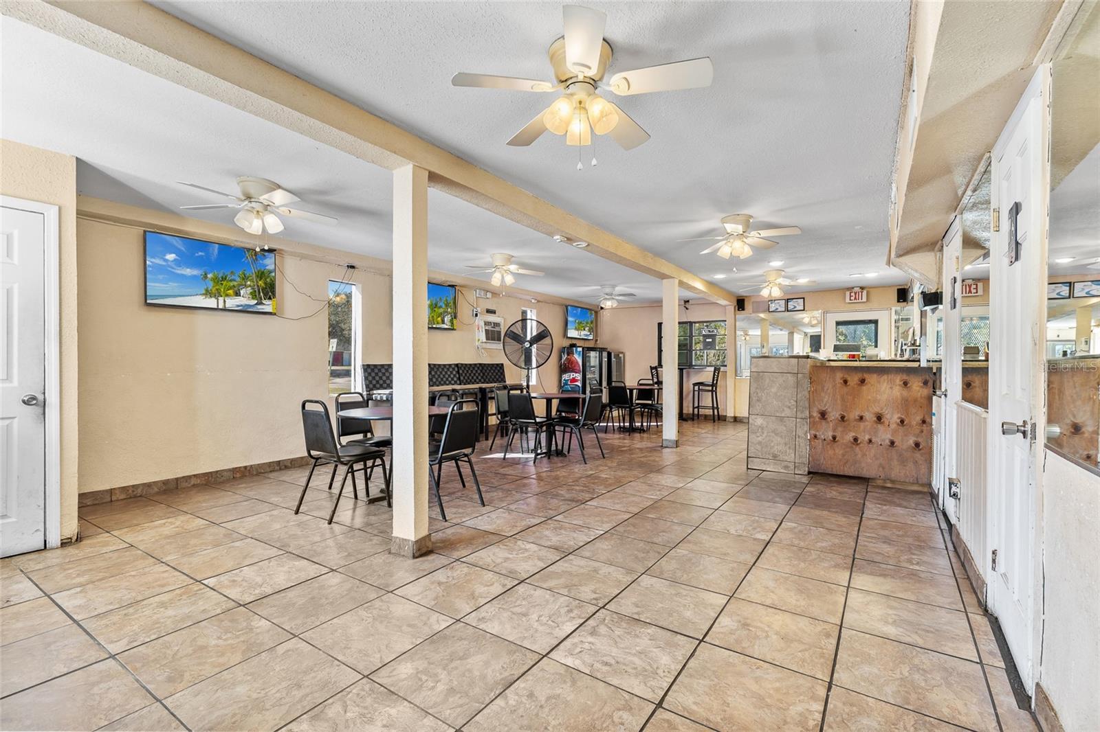 905 S ADELLE AVE, DELAND, FL — photo 4