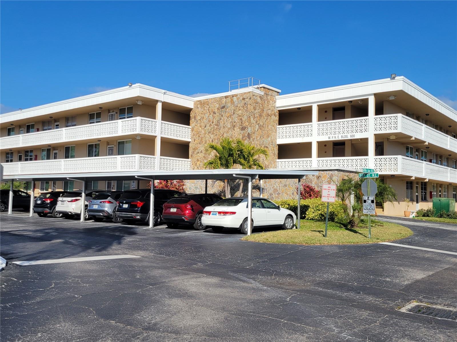 4915 BAY ST NE #122, ST PETERSBURG, FL