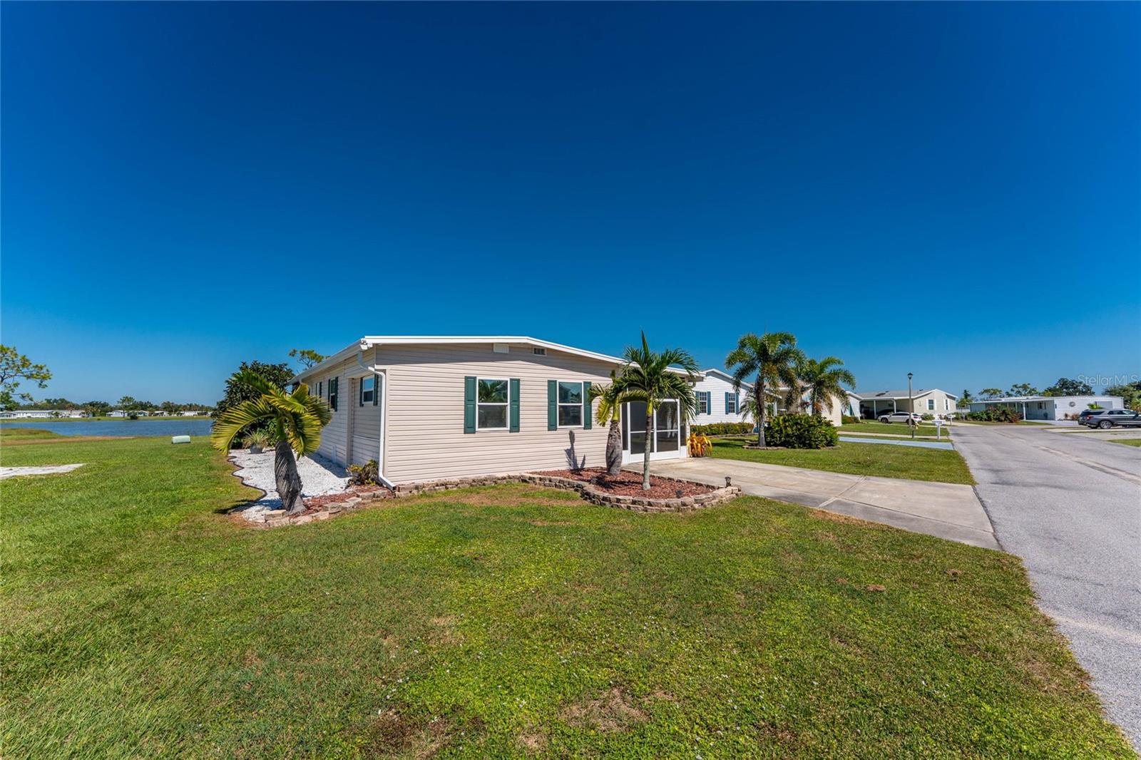 7548 RATAN CIR, PORT CHARLOTTE, FL — photo 2