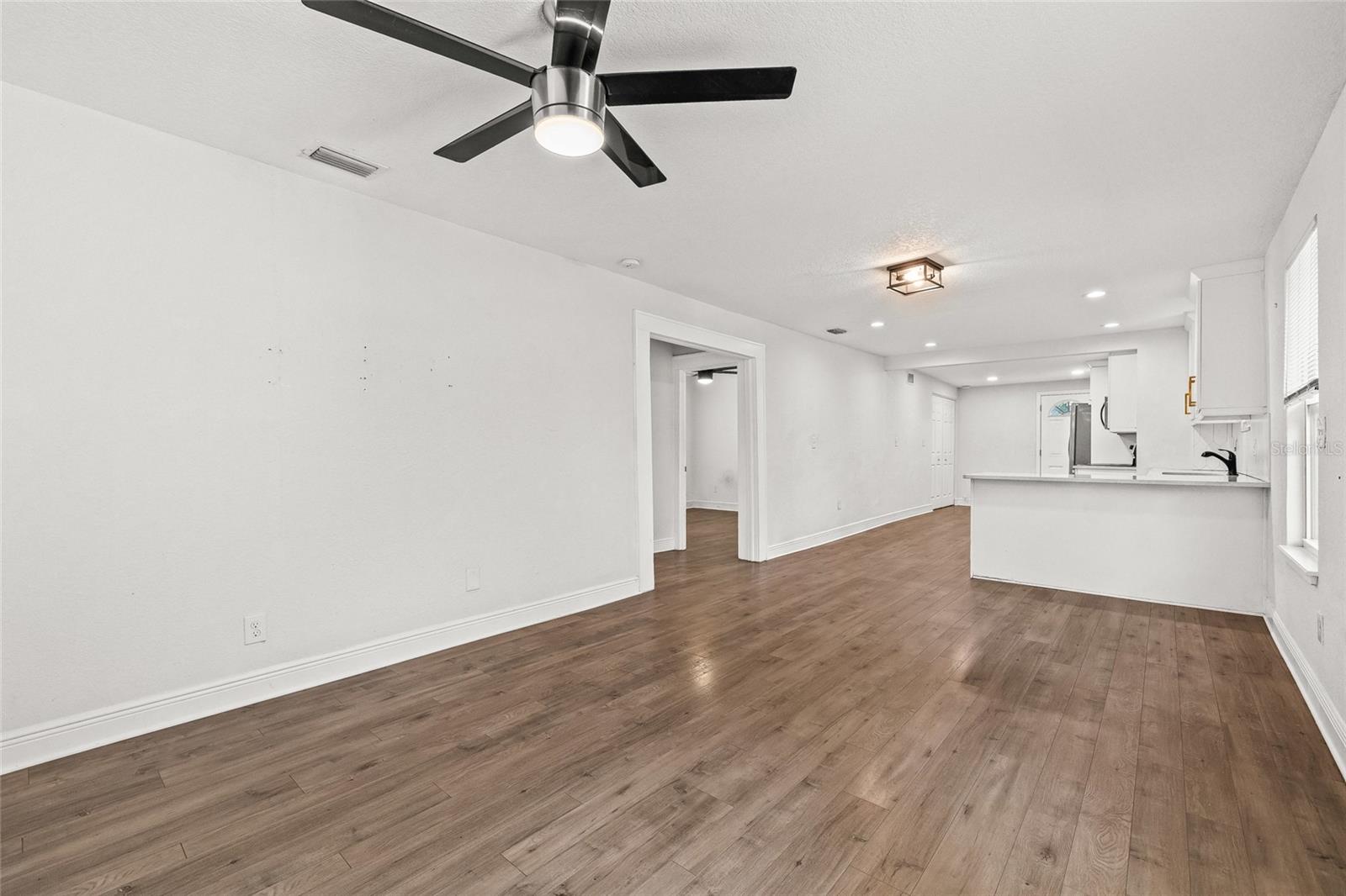 210 E CLUSTER AVE, TAMPA, FL — photo 13
