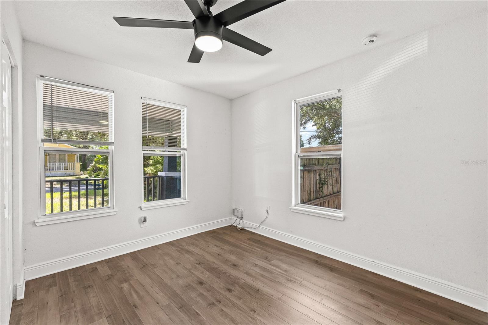 210 E CLUSTER AVE, TAMPA, FL — photo 24