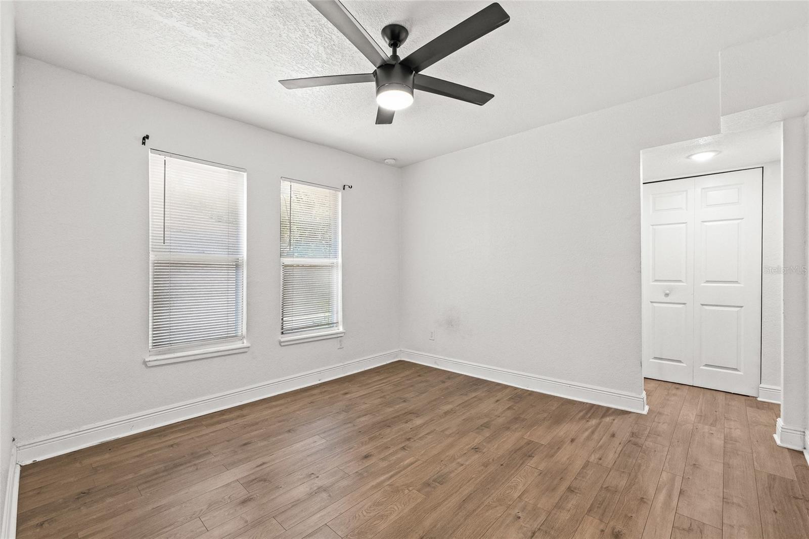 210 E CLUSTER AVE, TAMPA, FL — photo 28