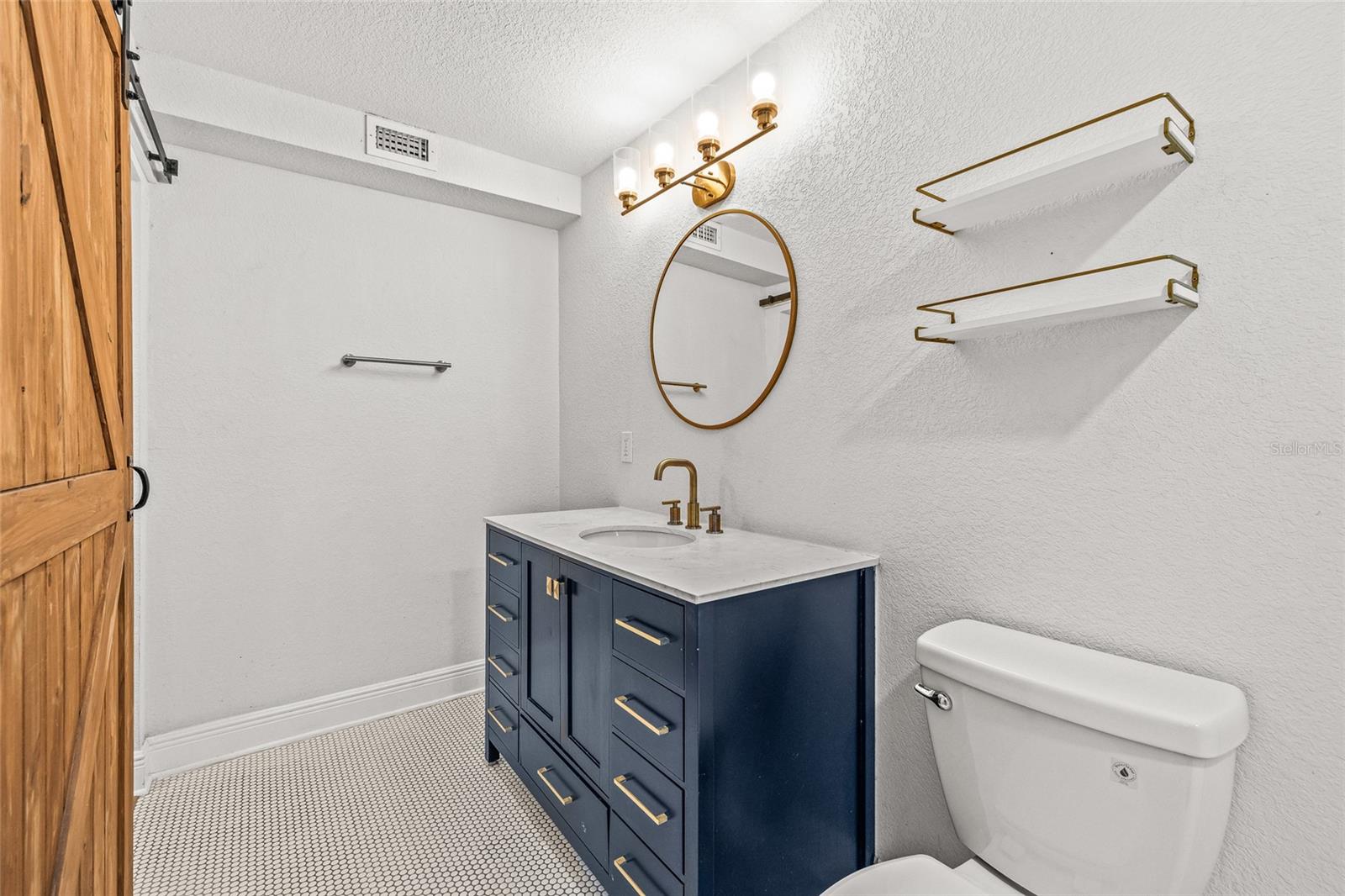 210 E CLUSTER AVE, TAMPA, FL — photo 31