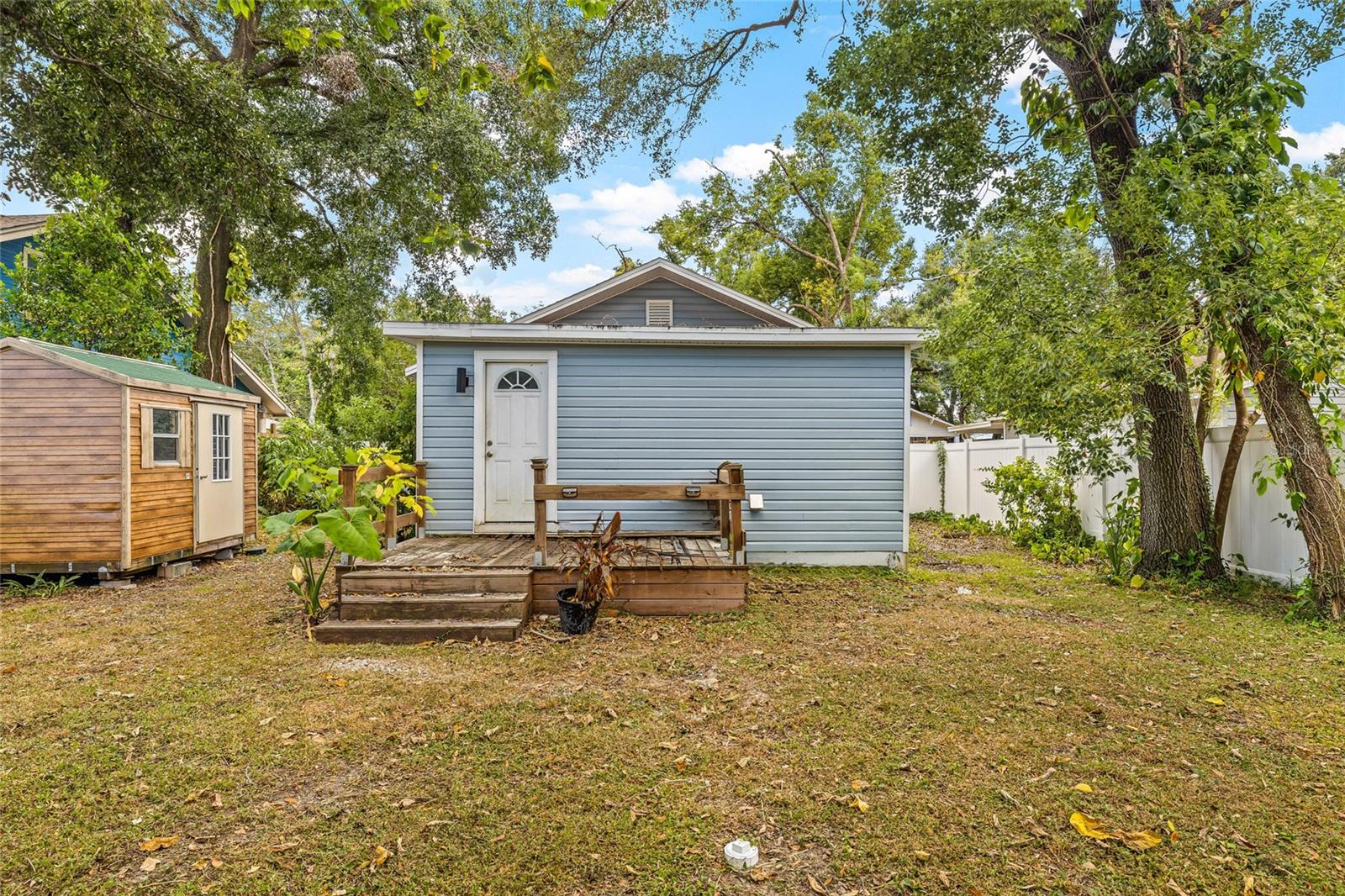 210 E CLUSTER AVE, TAMPA, FL — photo 36