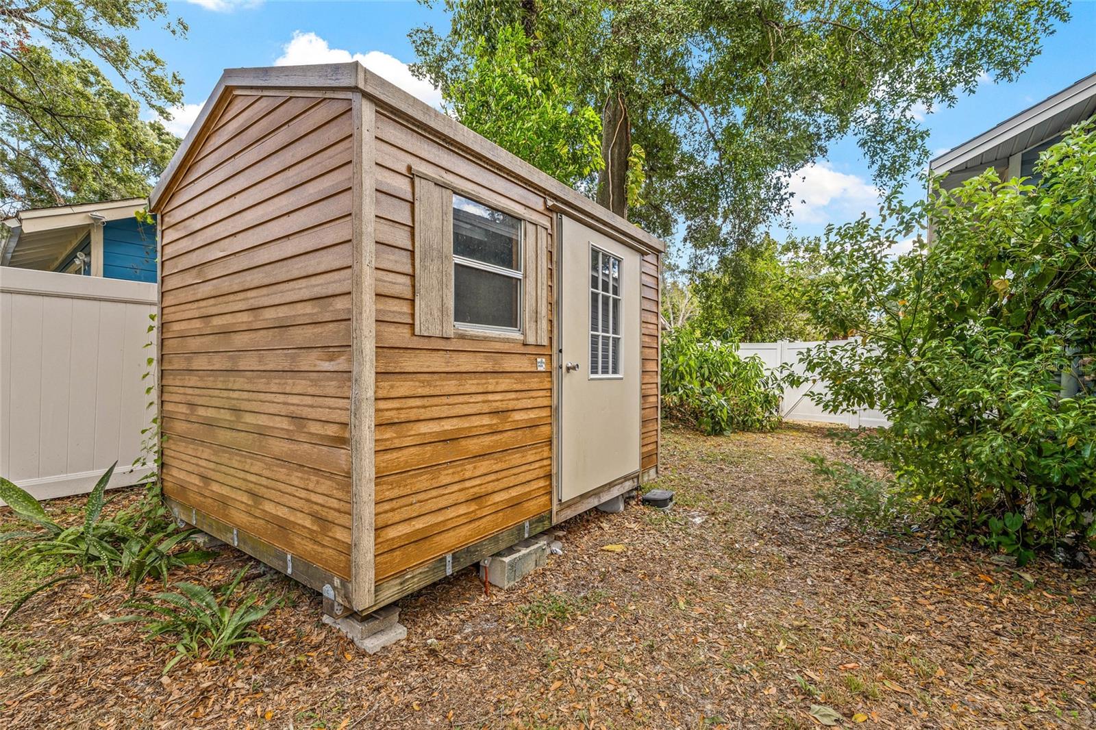 210 E CLUSTER AVE, TAMPA, FL — photo 39